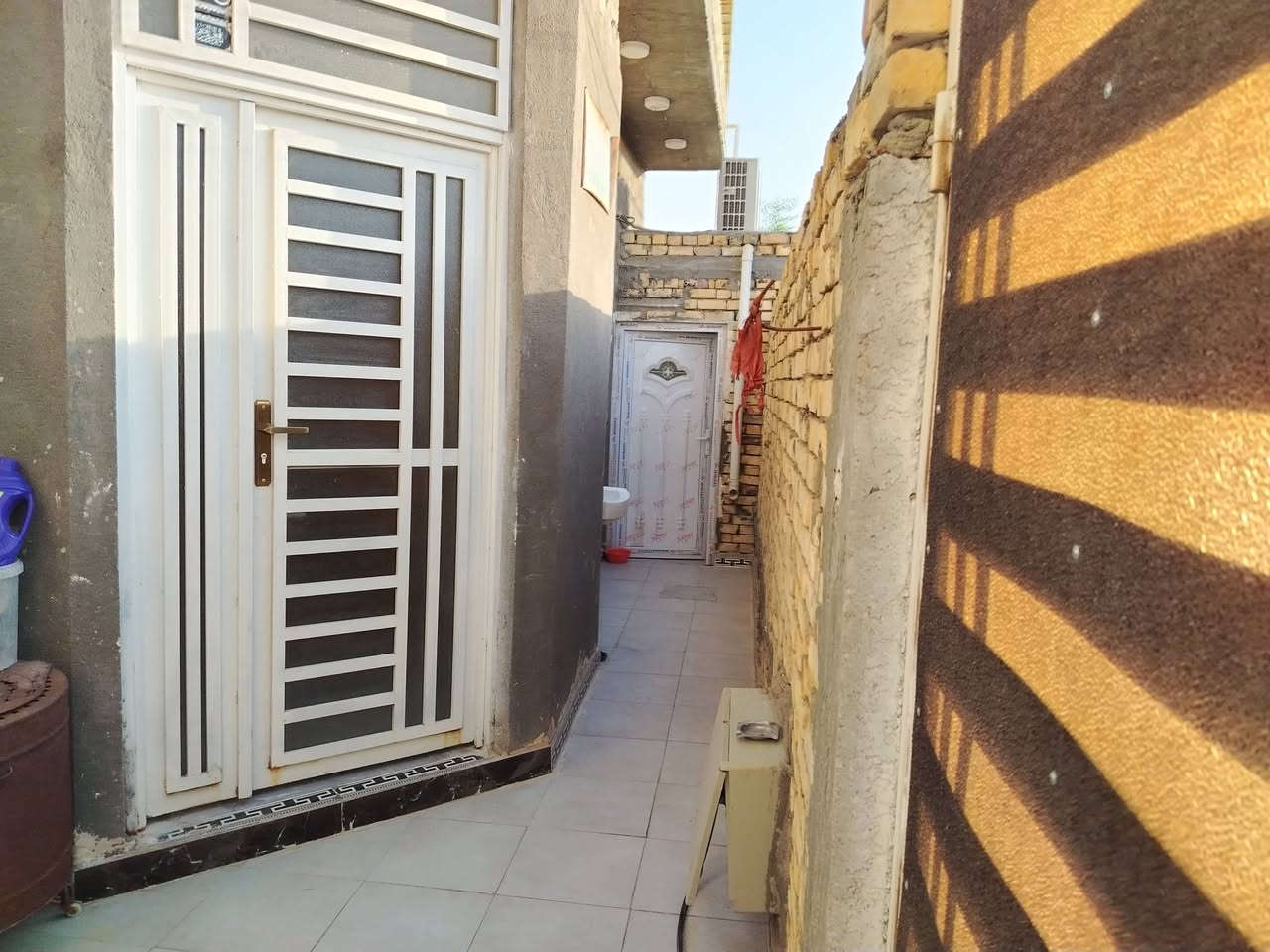 السلام عليكم
بيت بناء حديث طابقين يقع في حي الشهداء قرب جامع السيدة رقيه
مساحة125
السعر185وبي مجال
للتفاصيل الكامله
الاتصال على الرقم ***********
