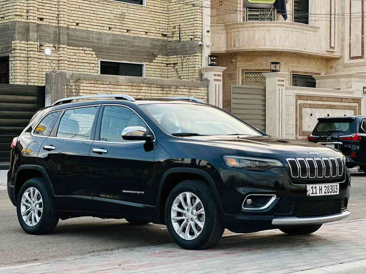 سلام عليكم للبيع جيب بزون موديل 2019 حادثه حافت البنيد فقط والباقي مكفول ايرباك سليم السعر 116 وبي مجال بسيط للستفسار ***********
