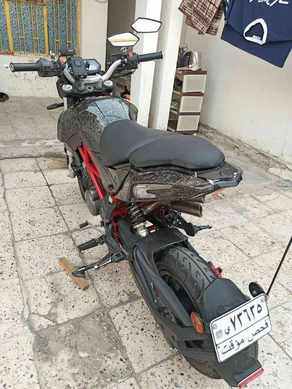 السلام عليكم ورحمة الله وبركاتة
دراجة بنلي 135cc tnt للبيع 
موديل:2022
ممفتوحه 
اوراق كامله بدون رقم 
العنوان: بغداد حي العامل 
للاستفسار: ***********
السعر: 1600 وبيها مجال للشراي

