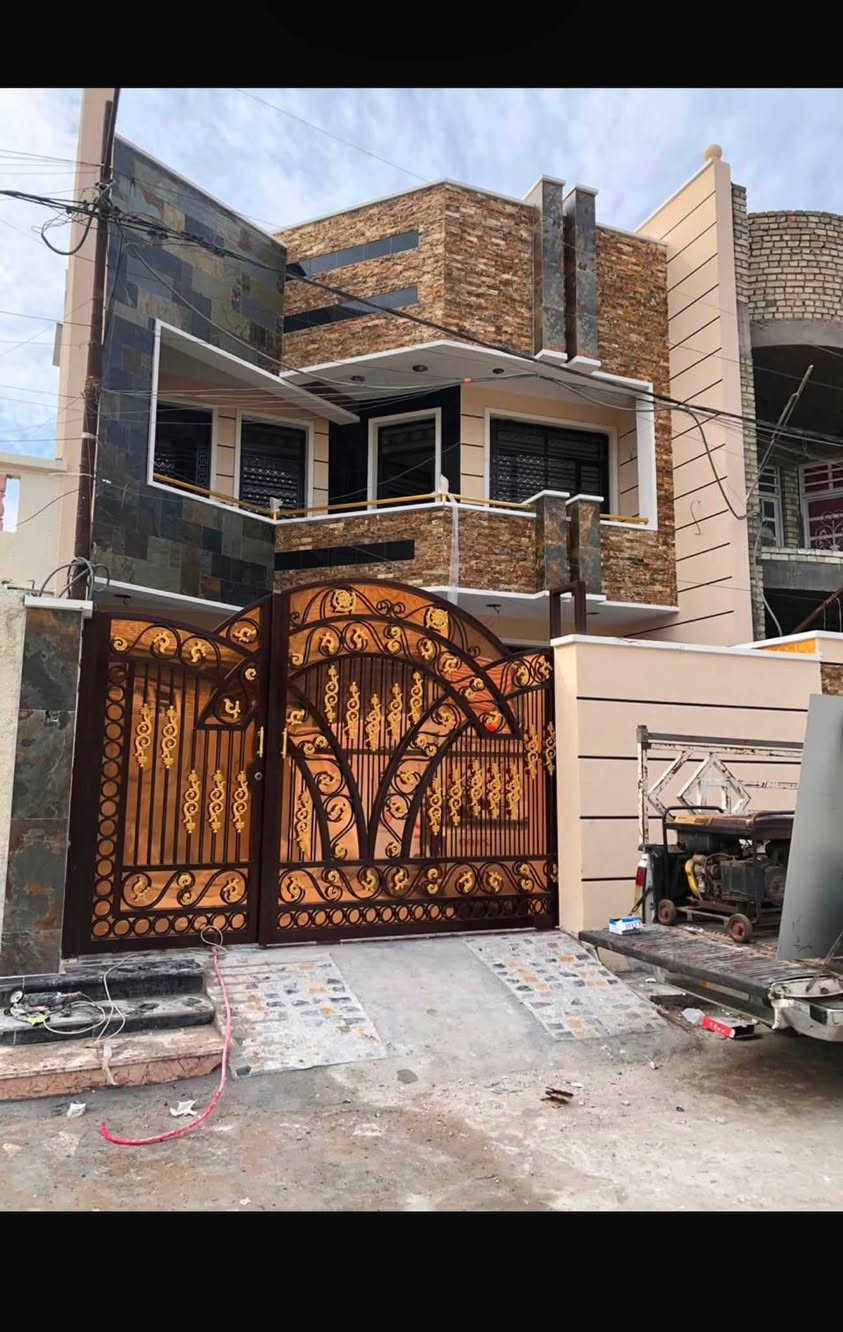 سلام عليكم وحياكم الله
بيت المساحه 144 
الموقع مدينة الصدر قطاع 43 فرع عريض خامس بيت على الشارع   شارع الفلاح 
رقم الهاتف ***********
