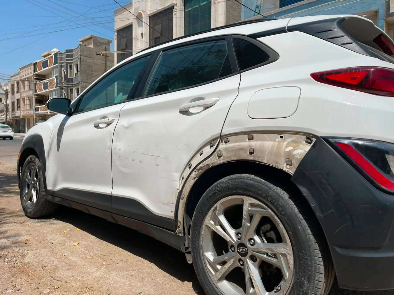 كونا 2023 وارد امريكي فول مواصفات
بيها 3 قطع صبغ حادث امريكا 
ونطخت بابين وجاملغ هنا 
ابيعها على الحادث السعر 120 ورقة قفل
***********
