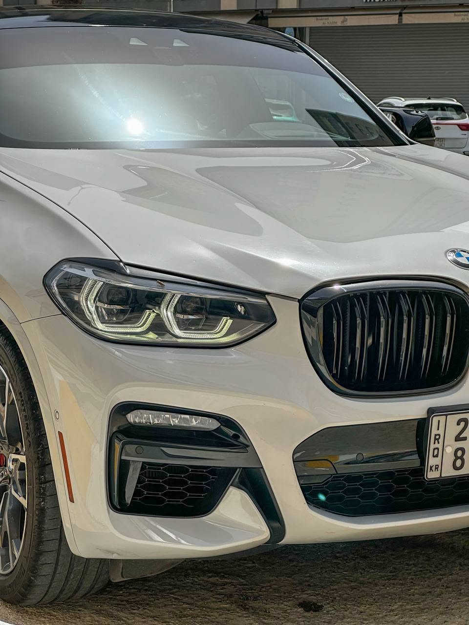 السلام عليكم للبيع او المراوس
BMW X4 M40i - 2021 
مواصفات M-Performance | جداً نظيفة
• كلين تايتل (بدون صبغ، بدون إيرباك، مكفولة من التكحيل).
• المحرك: B58 ستة سلندر 3000 تون بور تيربو
• الممشى: 62,000 ميل فقط.
• المواصفات: داخل أحمر كاربون فايبر كامل، كاميرات 360، داتا شو، نظام صوت Harman Kardon، قيادة شبه ذاتية.
• التحديث: شكل خارجي M كامل (قطع أصلية) + عدادات X4M.
• الصيانة: عليها ادامة بالكامل (دهن، فلاتر، باتري، دسكات) كلشي جديد وأصلي.
✅ السيارة بحالة الوكالة - جاهزة من كلشي

📍 الموقع: بغداد - حي الجهاد.
📑 الأوراق: رقم أربيل (بإسمي) تحويل ثاني يوم.
📞 للتواصل: ***********
