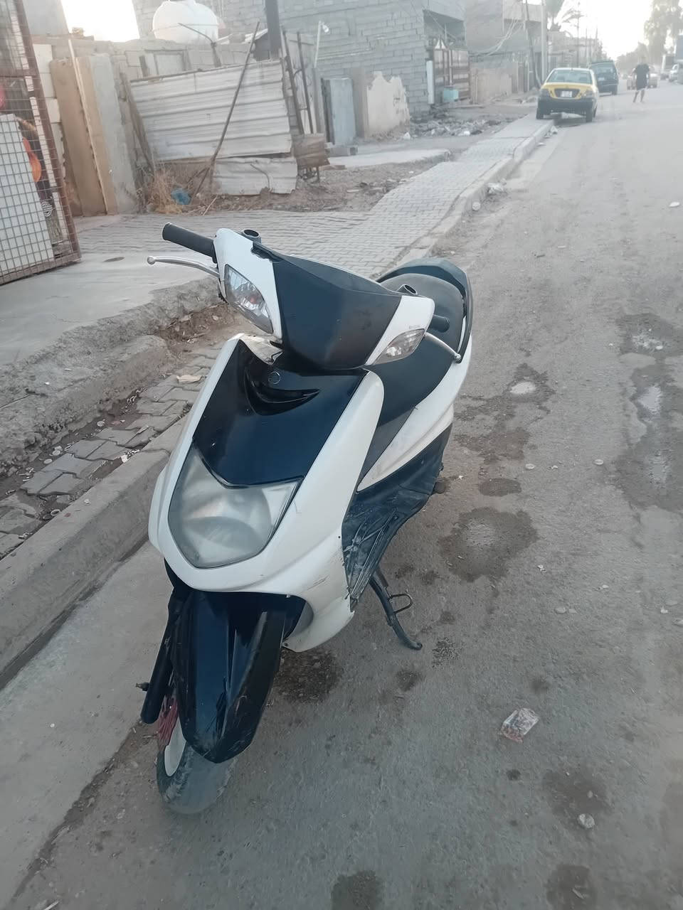 سكنس نثيه ١٤٠  بوشة ٥٨ دراجه تخبل  كولشي شغال بيه كيج بانزين شغال لايت عالي ناصي اشاير   بيه نقض تريشه يسره وبريك امامي  فقط  سعر دراجه ٤٠٠ وبيه مجال ***********
