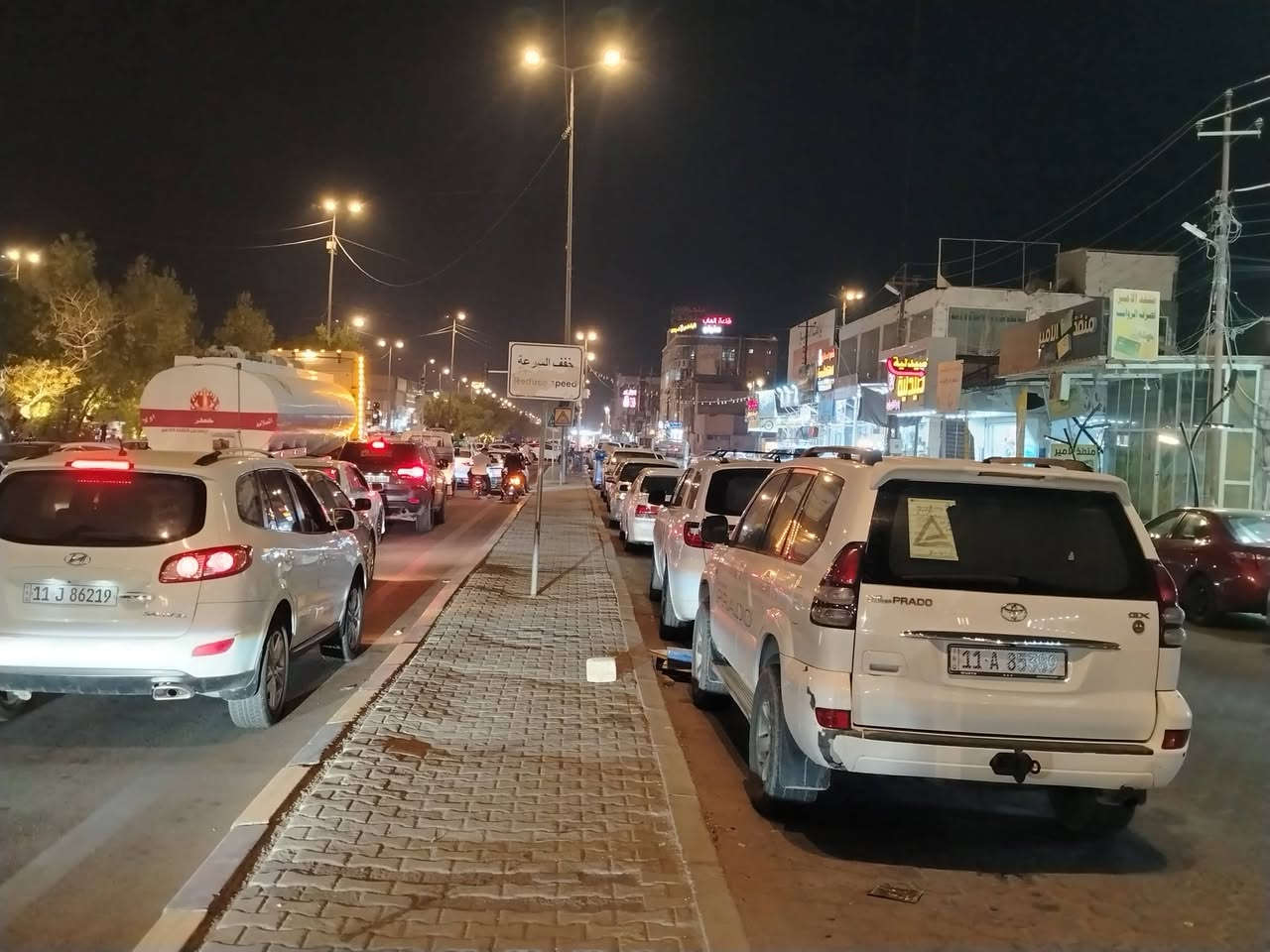 السلام عليكم ورحمة الله وبركاته
فرصه استثماريه عقار تجاري طابقين موقع جيد مساحه ٢٠٠ متر على شارع عام  ٦٠ قرب فلكه الوفاء للايجار يصلح مجمع البسه او هواتف نقاله اوو انشائيه  او أدوات احتياطيه مكان الحركه بي قويه للاستفسار التواصل على الهاتف ***********

