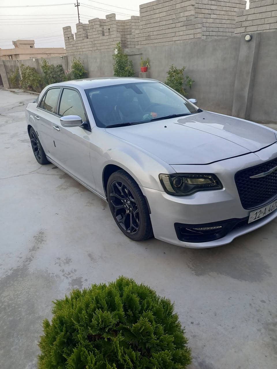 السلام وعليكم شباب سيارة للبيع وترهم مراوس بكورلا ١٢ وفوك كرايسلر اوباما نينوى نكليزي هزه وسنويه جديد وبسمي شرط التحويل
الموديل ١٢محدث٢٠كامل خارج داخل  يعني دعاميات امامي وخلفي + لايت وبك لايت +رونات+كير ماوس ويل كب ٢٠+ صالنصات  صوت كامل
دتدفه+ تبريد 
تحكم جيهتين
كشن حضن كهرباء+تدفه + تبريد 
السيارة عليهه تحديث كامل اس ار تي شاشة جبيره 
محرك ٣٦٠٠
كير طياره ٨ نمر
الضرر  ٥ قطع ٢تبديل + ٣صبق 
باب اسايق وانفر تبديل
جاملقات الخلفي صبق بلا معجون ولا دعم فقط رش جماليه وجاملق امامي هم رش جماليه 
السعر بلاش بلاش ماكو هيج سيارة اوباما بهاي الاسعار ١٣٥قفل  كاتب التفاصيل كامل تحياتي لجميع
رقم الموبايل ***********
المكان القياره الحاج علي
