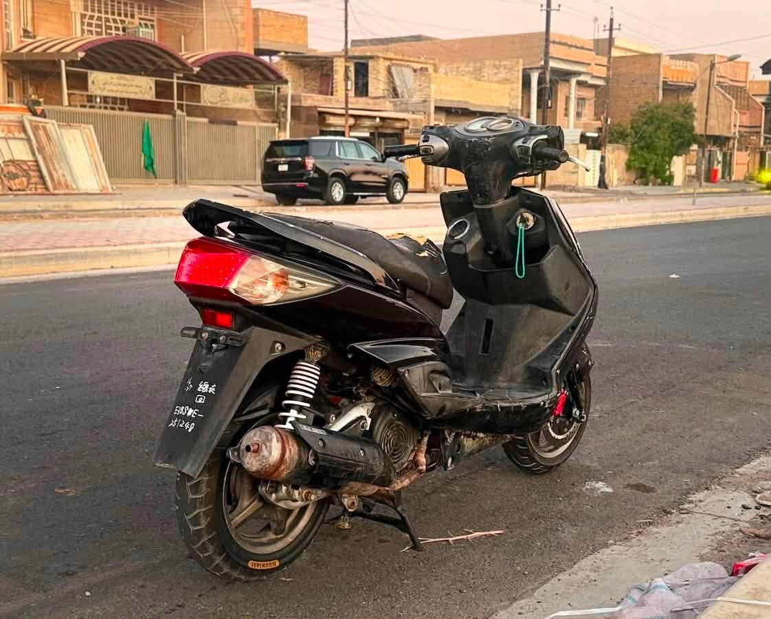 سلام عليكم سكنس فحل نوزل بلاديه 
دراجه محرك بلادي سلف جويتر كله بلاد 
كشره يخبل كدام علينك اي نقص ما بيه اوراق كامله
مكينه صوته ما تسمعه خرسه شلعه ومعدل فولل
سعره750 وبيه مجال قليل مكاني بالحسينيه مل راشديه
***********
