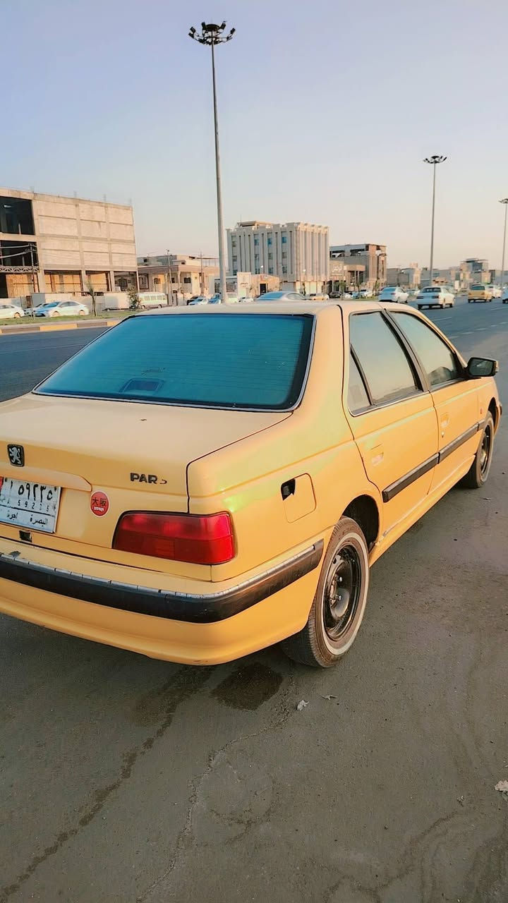 بيجو بارص 2015
 محرك وكير وتبريد الحمدلله كلشي كامل
دوشمه
تخم تاير جديد
السنويه منتهيه
والاصوليات تحويل يمي)) 
((بلا زحمه عليكم انا ابيع كوم حديد جزاكم الله خير
مو زيرو السياره 
***********
السعر 31$
