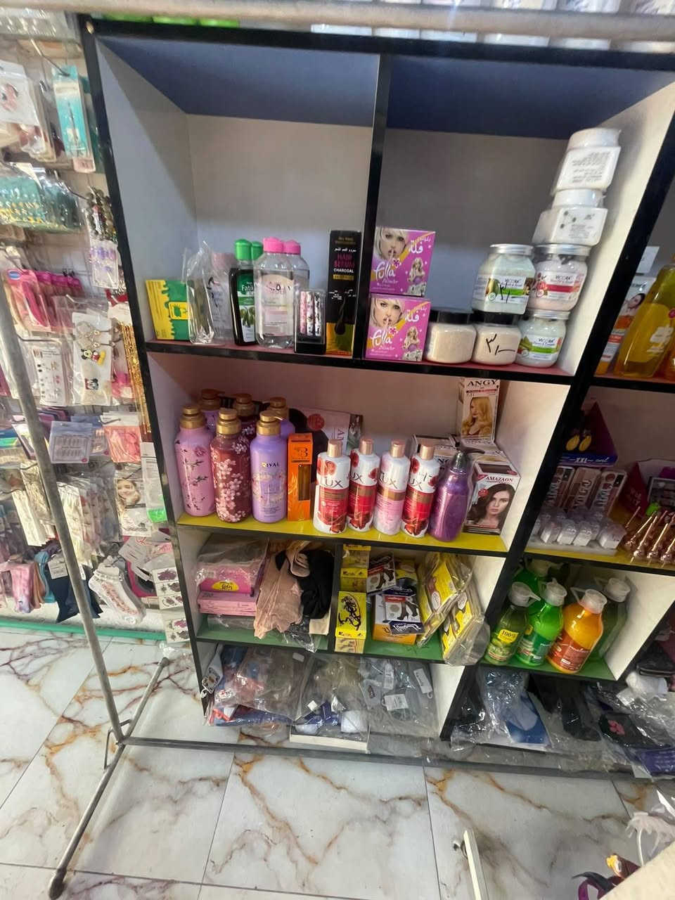 للبيع جام خانه + رف 6 قطع العنوان بغداد الدوره شارع الميكانيك قرب كنسيه الدير
لتواصل ***********
