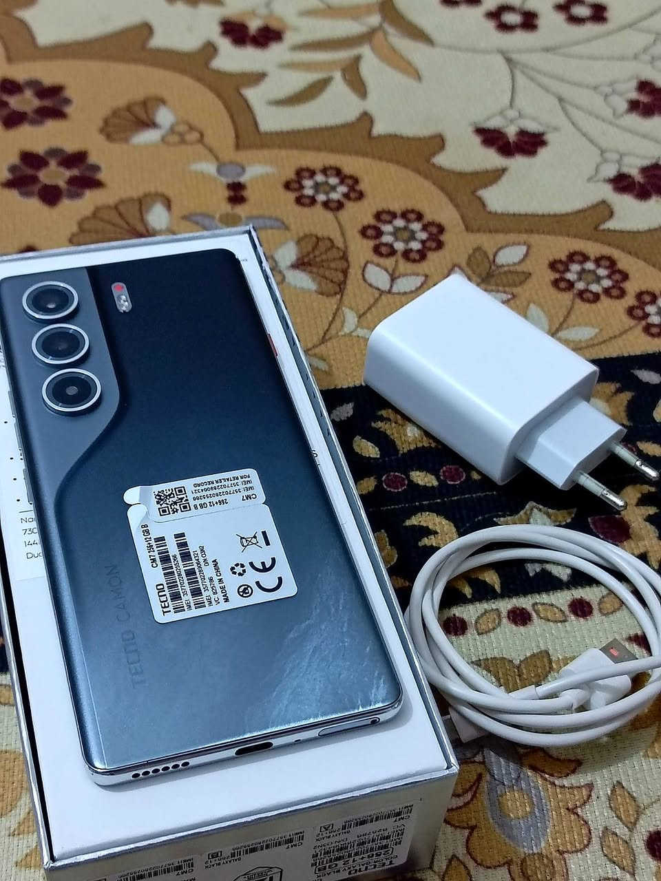 السلام عليكم جهاز Tecno camon 40 pro 5g لون رصاصي مستعمل نظيف جداً ذاكرة 256 نسخة ال 12 و بطارية 95 شاشة 144 هرتز ببجي 90 فريم . الجهاز كامل مع جميع ملحقاته . السعر 425 وبي مجال العنوان النجف الاشرف حي الرحمة الرقم : ***********
