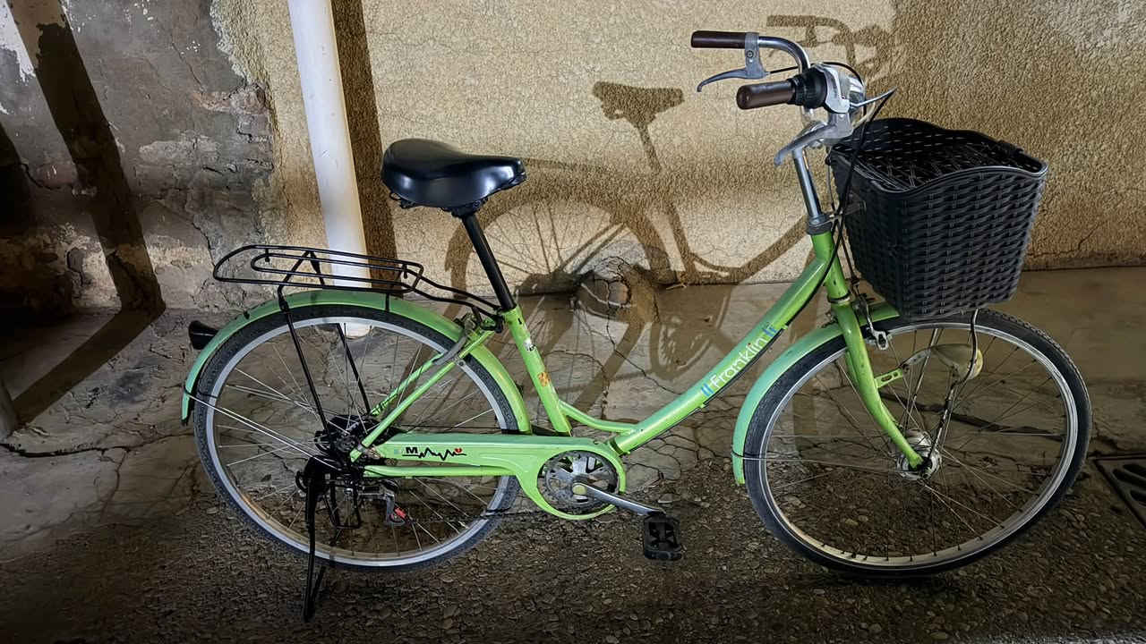 بايسكلات للبيع🚲
✨الاسعار مكتوبة في الصورة ✨
للاستفسار على الاسعار اتصل على الرقم{[***********]} او خاص
« جميع الاسعار قابلة للتفاوض »🩵

نص مكتوب في الصور:
- السعر 70
- السعر 90