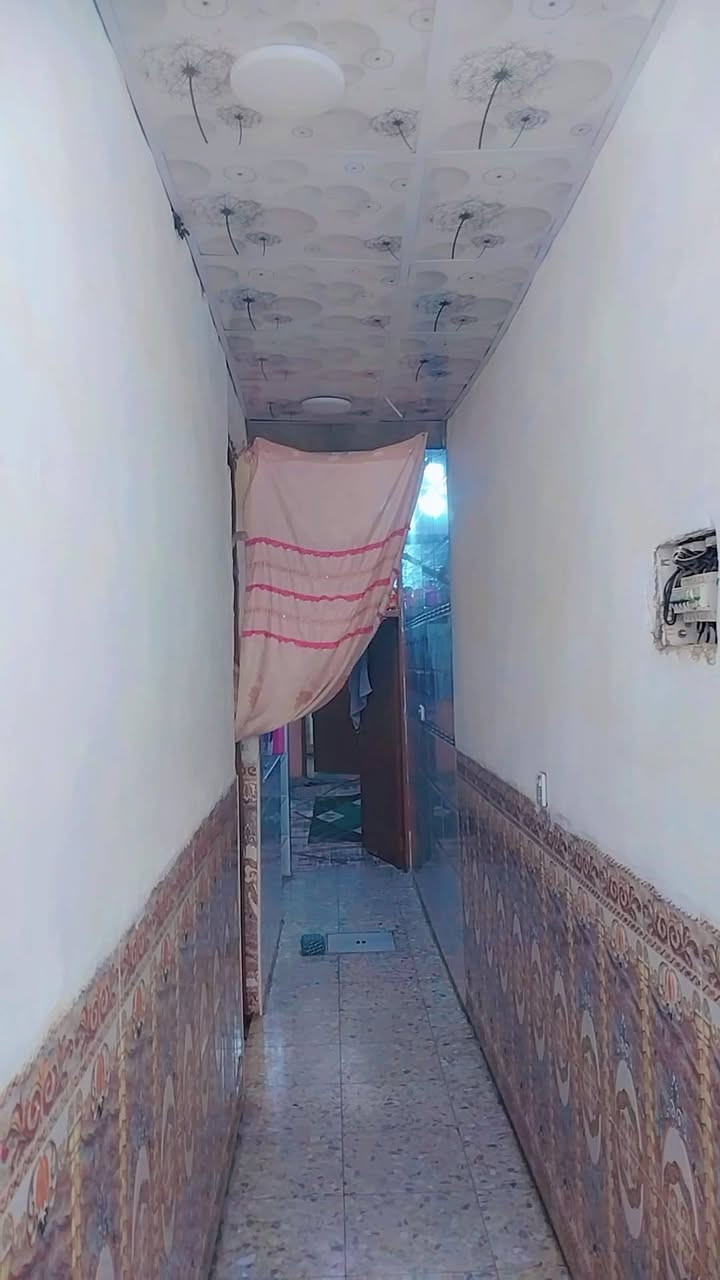 بيت للبيع • ٢٣٠م • حديقة مسيجة