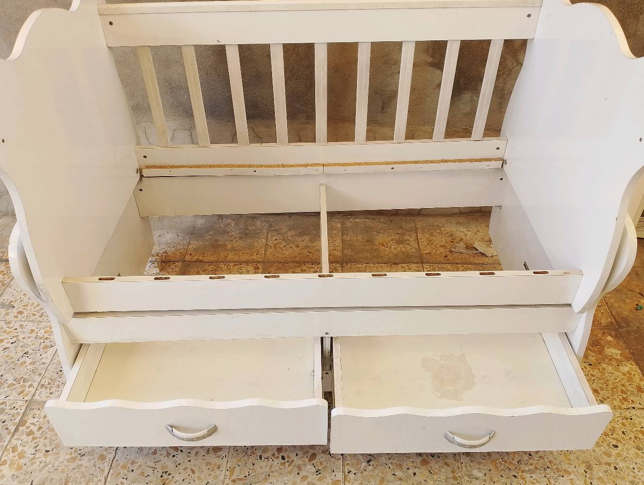 جربايه طفل للبيع بس بيه ضرر القاعده بيه كسر مثل ماموضح بالصوره والباقي نظيفه مجرات شغاله السعر 30