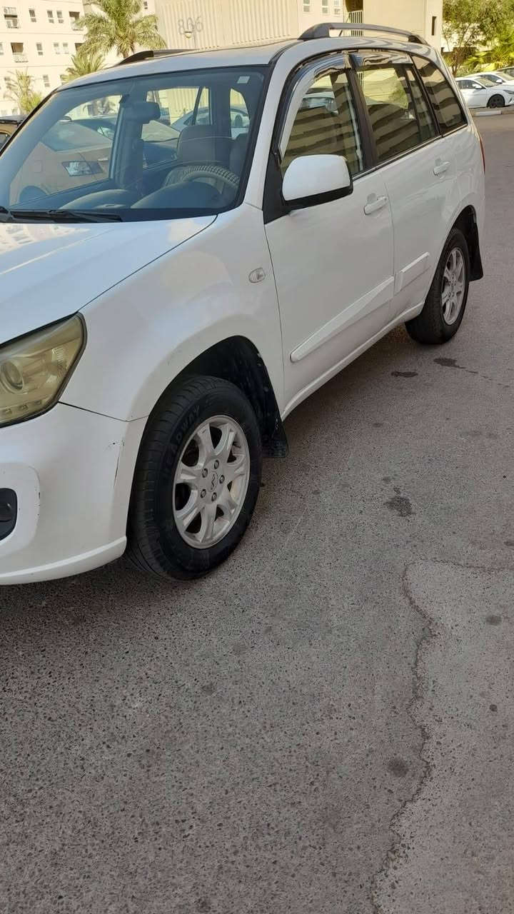 نظيفه ومتعوب عليها ومنظومه كير جديده ماصارلها شهرين
وصدرها نظيف 
تبريدها ثلج وتدفئه وتبريد بالمقاعد وغلق جام ذكي وفتحه
 سقف حساسات وبيها زنون اصفر جديد 
بالنظر للدولار اعرضها عراقي ب8ملايين لليشتري يتواصل وياي حصرآ على رقمي او واتساب ***********
