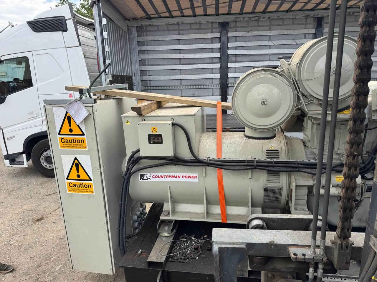 Perkins 4008
1100KVA
***********
***********

