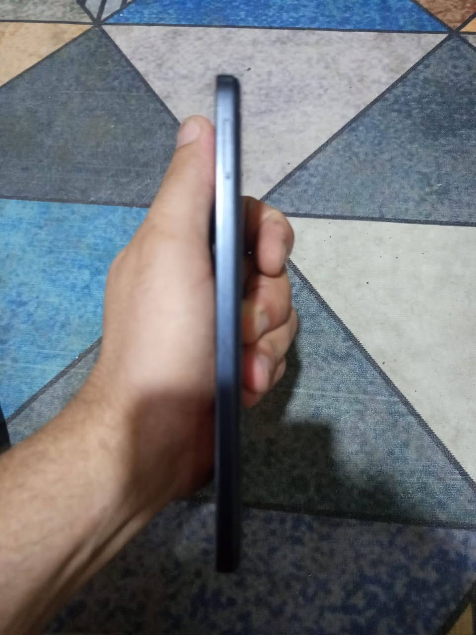 للبيع: هاتف Infinix HOT 60i
الموديل: Infinix HOT 60i (X6728)
اللون: أسود (Sleek Black)
ذاكرة التخزين: 256 جيجابايت
الرام (الذاكرة العشوائية): 4 جيجابايت (+2 جيجابايت إضافية ممتدة)
المعالج: Helio G81 Ultimate (أداء ممتاز وعملي)
الشاشة: HD+ بتردد سلس (720x1600)
الكاميرا الخلفية: 50 ميجابكسل
الكاميرا الأمامية: 8 ميجابكسل
البطارية: 5160 مللي أمبير (تدوم طويلاً)
النظام: Android مع واجهة XOS 15.1.2
الحالة: الجهاز نظيف جداً وبحالة ممتازة وخالي من النواقص.
السعر المطلوب: [، : 190000] دينار عراقي (قابل للتفاوض البسيط)
المكان: [البصرة المعقل]
للتواصل: [***********]
