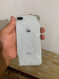 ايفون 8 بلس • ٦٤ جيجا • ضهر مكسور