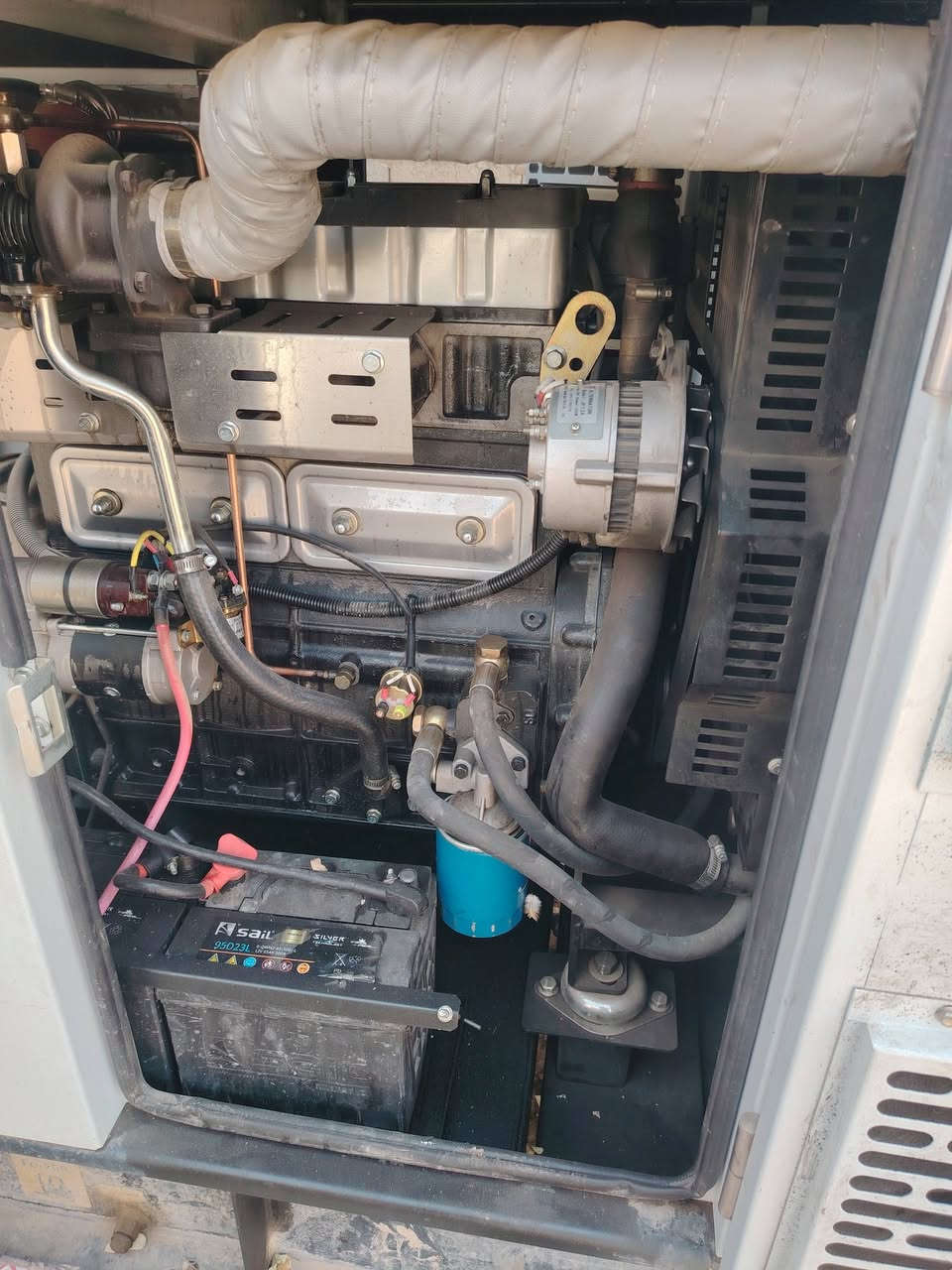 سلام عليكم ورحمة الله أخوان مولد نوع المنشأ صيني 50 Kva نضيف جدا صار ٤ أشهر أخذته للبيع كما موضح في الصور
*********** مكاني ديالى

