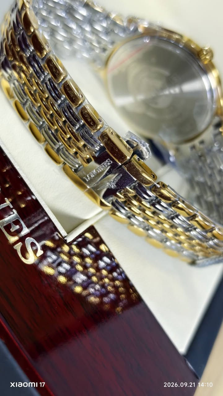Longines Lyre quartz 
ساعة لونجين لاير سويسري أصلي أصلي أصلي 
#كوارتز بطارية 
جديد غير مستعمل 
كامل ملحقات 
قطر 39.5
ارقام روماني 
#سعر 595 دولار 
***********
يوجد خدمة التوصيل

