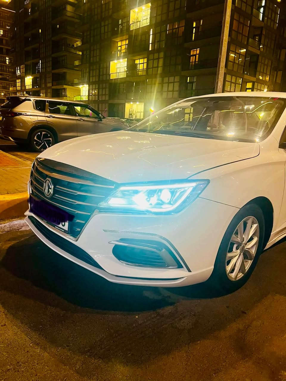 سلام عليكم سياره MG5 2022
المواصفات / 
🔵بصمه
🔵تحكم جهتين
🔵 تبريد شاشه
🔵 لايت كشاف 
🔵 بيها طخه من الخلف بارد بالجنطه وشويه بارد بالبنيد بدون صبغ عدا الدعاميه
🔵 المحرك مفتوح من قبل الشركه بسبب تصعيد الگازگيت حته ما ادگ دوانز 
السعر / ٨٨ ورقه
مكاني بغداد حي جهاد 
***********
