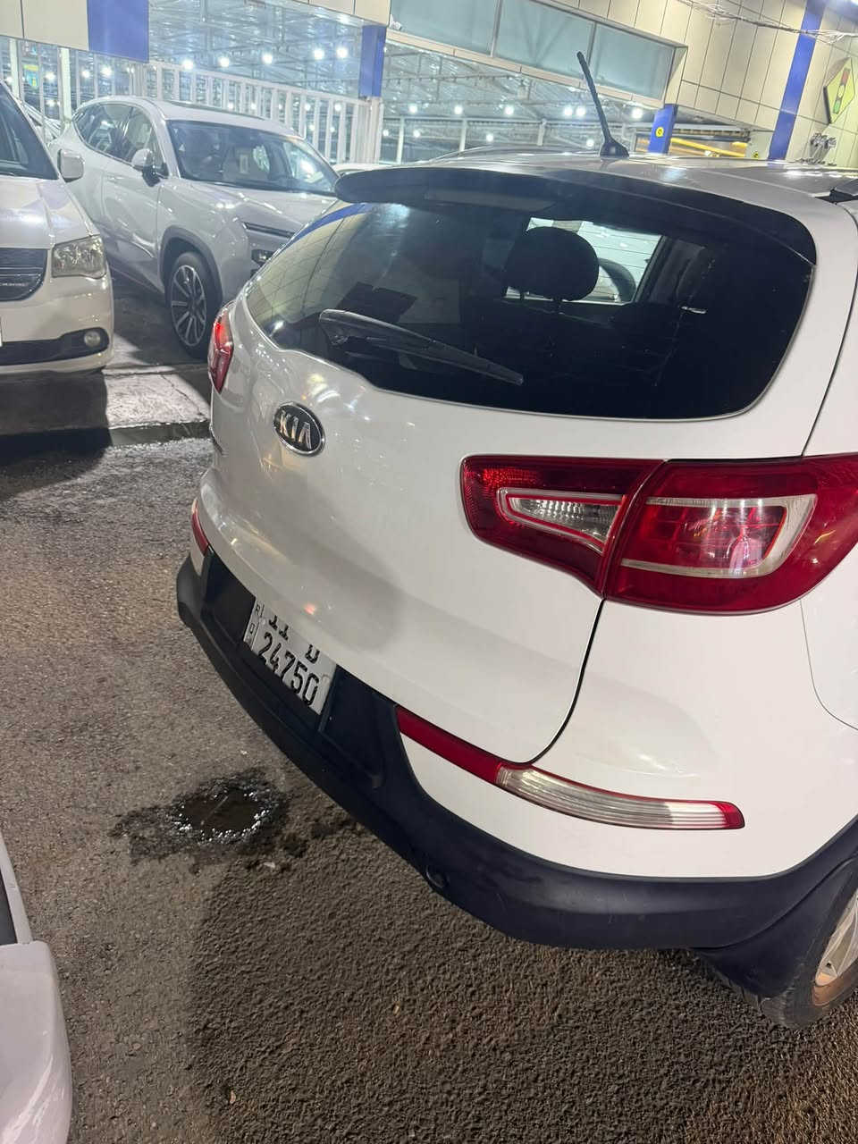 كيا سبورتج للبيع رقم بغداد
موديل ٢٠١١خليجيه
بيها صبغ ثلاث قطع صبغ 
مواصفات عاديه  
مكانها بغداد 
لاستفسار ***********
السعر ١١٨ بيها مجال
