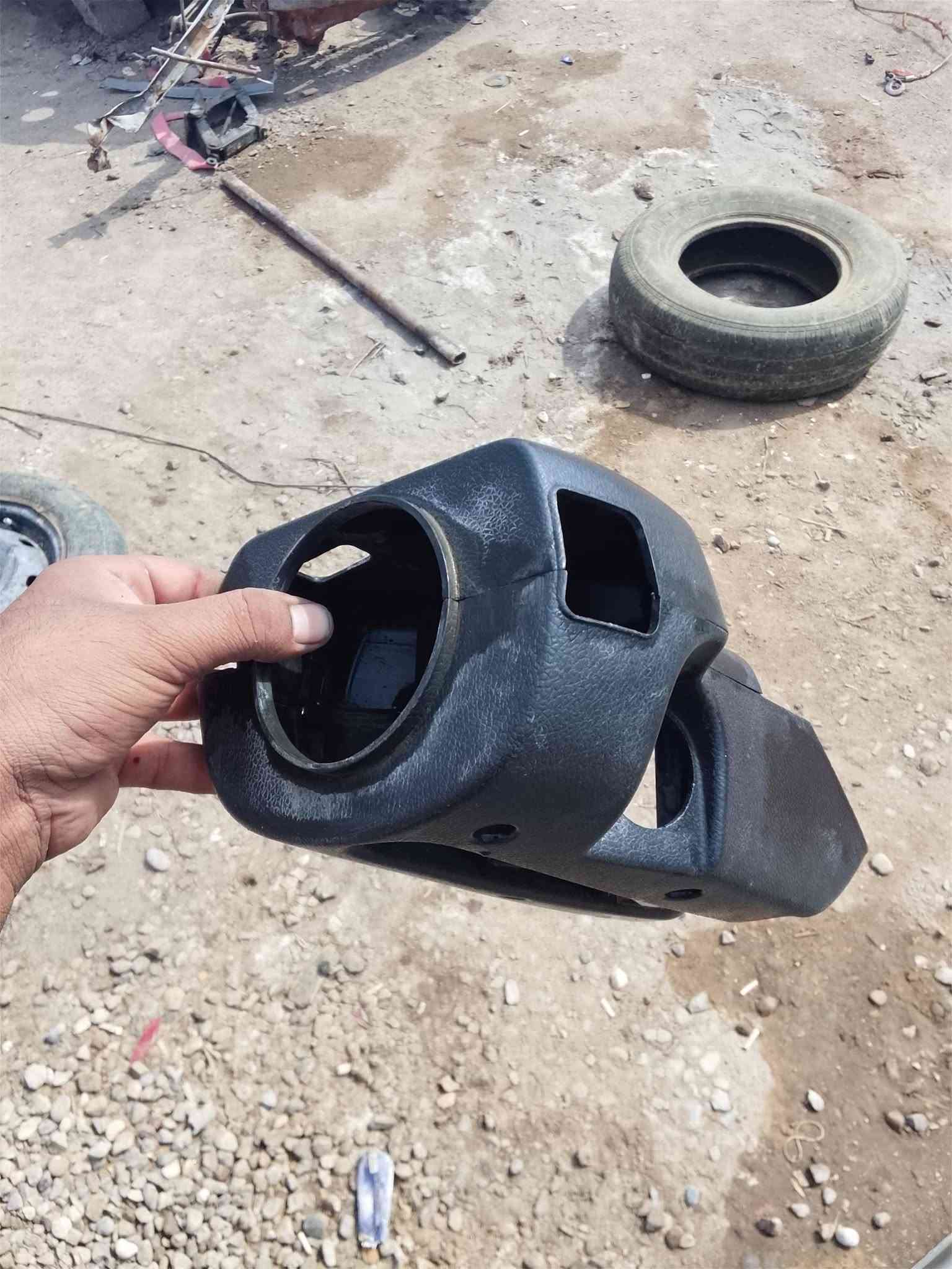 السلام عليكم شباب.. عندي هاي الأغراض مال سيارة سايبا أصلية ونظيفة للبيع، تفاصيل القطع والأسعار المفردة كالتالي
:كلوب خلفي وسطي (بريك داخلي): 👈 السعر: 4,000 دينار

.دوسة أرضية قماش أصلية: كاملة، بس تحتاج غسلة 👈 السعر: 8,000 دينار

.طقم ربلات بيبان (لاستيك البدي):  👈 السعر: 4,000 دينار

.بطانة الرف الخلفي (ورا الكشنات): 👈 السعر: 5,000 دينار

.بطاين صندوق خلفي ( الجوانب): كاملة وقوية 👈 السعر: 5,000 دينار 

.قاعدة فيت بم كاملة: أصلية ونظيفة 👈 السعر:5,000 دينار

.بطانة سقف ( القمارة): نظيفة جداً، 👈 السعر: 10,000 دينار.

أرضية جلد كاملة (دوشمة): ، تحتاج بس غسلة وتطلع توب 👈 السعر: 10,000 دينار

.زوج جامات خلفية صغار (المثلثات): أصليات ومعهن الإطار كامل 👈 السعر: 10,000 دينار للزوج

.ذراع سايد بريك: شغال وسليم 👈 السعر: 5,000 دينار

.جلوب سقف داخلي: أصلي وكامل 👈 السعر: /3,000 دينار

.كفر ستيرن: أصلي ونظيف وما مفطور 👈 السعر: 5,000 دينار

.قبق تانكي بانزين خارجي مع القبق: لون أبيض وأصلي 👈 السعر: 4,000 دينار

.فيبرات القوائم والمساطر والدواسة: أي قطعة مفردة تعجبك من الفيبرات أو الغراض الباقية 👈 السعر:3,000 دينار للقطعة

..الموقع: [بصره. تنومه. صالحيه]

للتواصل: الخاص مفتوح أو الاتصال على الرقم: [***********] واتساب ماسنجر
