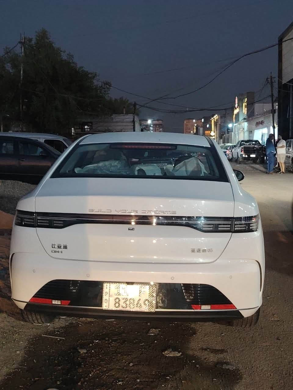 السلام عليكم ..
BYD دسترويال 
موديل 2025
ملاحضة// السيارة جديدة مكفولة كفالة عامة ماشية 7000
المواصفات//
بصمة ✅
فتحة سقف ✅
ترحيب ابواب ✅
مري طبك✅
لد امامي ✅
شاشة جبيرة✅
شاشة تدوير 360 درجة ✅
اشاير بل مري ✅
كير موس✅
قطعتين تبريد ✅
تشغيل ذكي ✅
شاحن كهربائي✅
العنوان // معارض البياع الشارع الاول✅
السعر// 135الف دولار مجال بسيط جداً حك الجية 
للستفسار //***********
