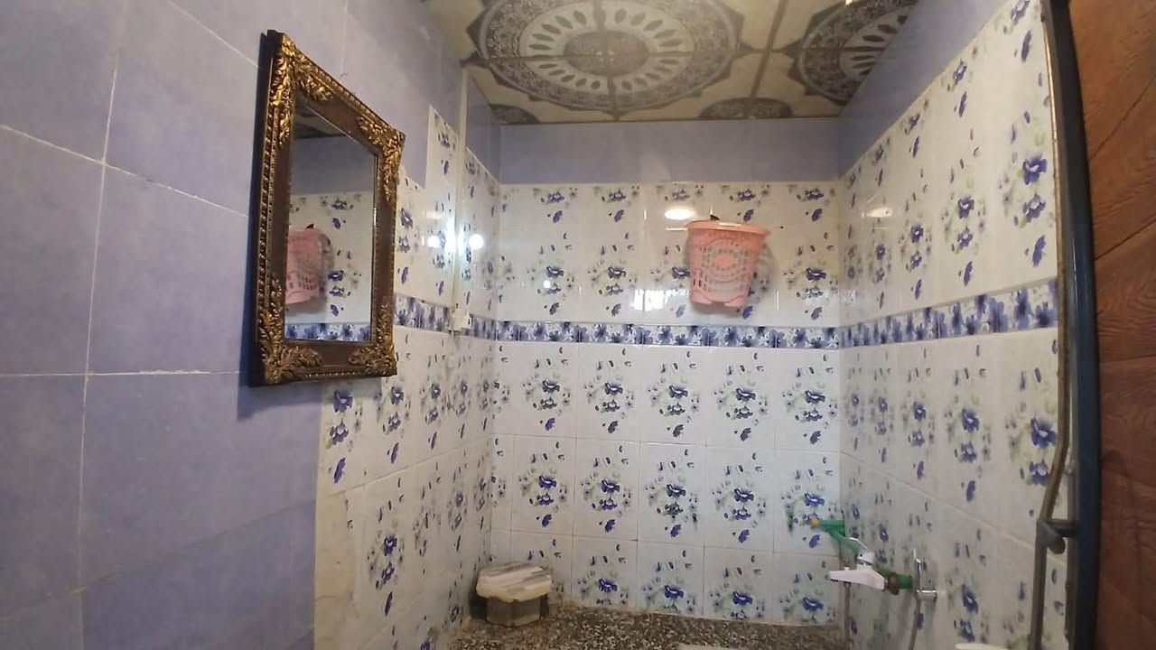 بيت تجاوز في القبله حي شهداءقريب عل أفران النرجس بيت كلش نضيف الصقف عكاده بيت جديد سعر ٢٢ مليون ***********

