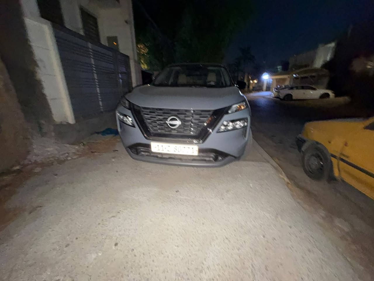 نيسان اكستريل 2025 وكاله السور سمنتي بلاك ماشيه 8200 فقط خمس راكب شاشه كبيره كامرات ٣٦٠ درجه شاحن لاسلكي مكفوله  ***********
