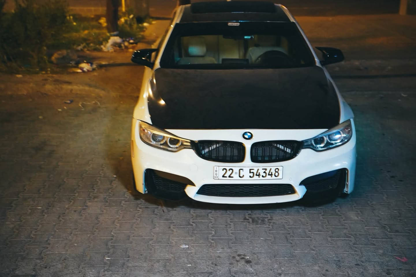 السلام عليكم 

BMW 435i grand coupe  2016
محرك N55 
السيارة فول مواصفات 1/1
تدفئة كشنات
كشنات كهرباء 
فتحة سقف
مري قلاب
رادارات
كت ام كامل اصلي 
ويل M اصلي 
دركة M
حلوك اكزوست M اصلي 
السيارة ماشيه 176 الف كم 
السيارة نظيفة وصفر مسج مابيها مسج بس مسج الحساس مال تايرات وهاهيه 
والمكينة نظيفة كلش وكيرها هم وشرط لفحص  
حادث امريكا موضح بل صور 
وبل عراقي ابو دراجة شخط باب السايق وصبغته عدا هلشي ماكو وشوفت عينكم السيارة حيل حلوة ونصبته هم عوزها بس لحية تطلع عروسة السيارة M. بكج كامل.

السعر :١٩٧$ وبيها مجال للشراي 

للاستفسار واتساب: ***********
