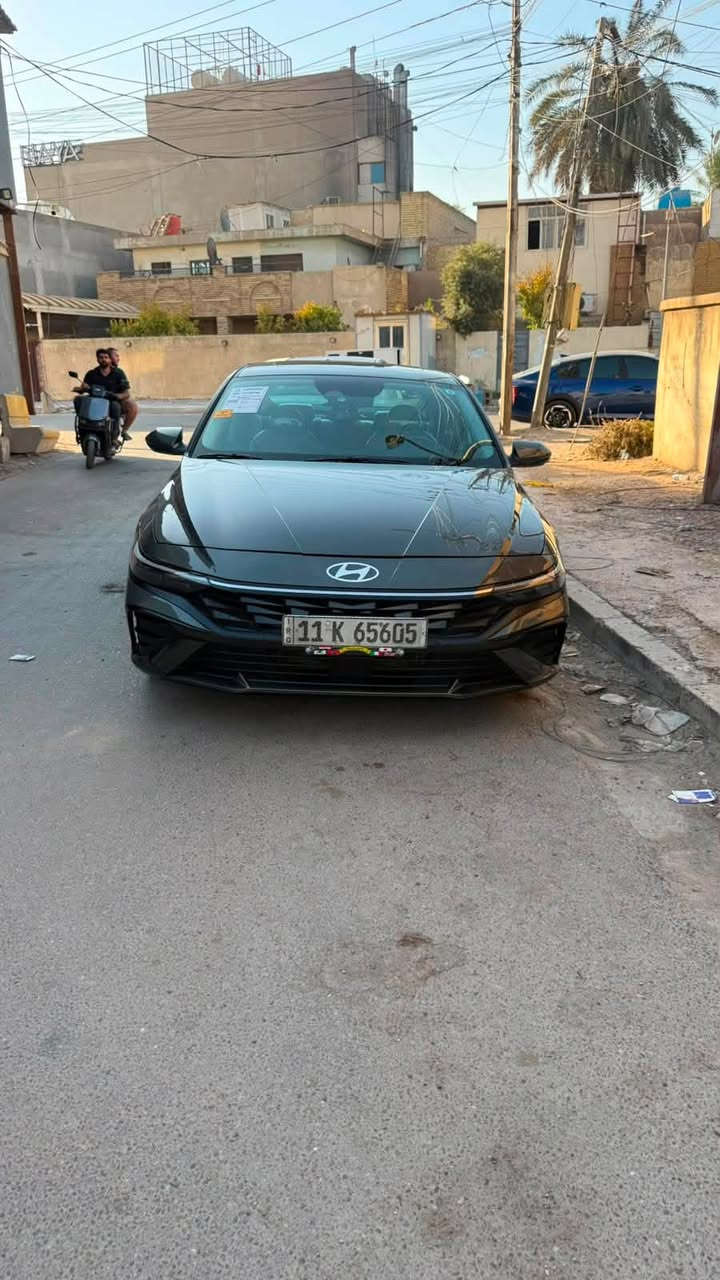 سلام عليكم النترا هايبرد برو٢٠٢٥جديدة جداً سياره فول مواصفات فتحه تحكم ستيرن كشنات تدفئة تبريد لد متغير 360لون ردرات امامي خلفي جانبي سياره جديده بمعنى الكلمة 
حادثها جاملغ خلفي وباب البجم كبسة وحده 160$    وبيها مجال  ***********
