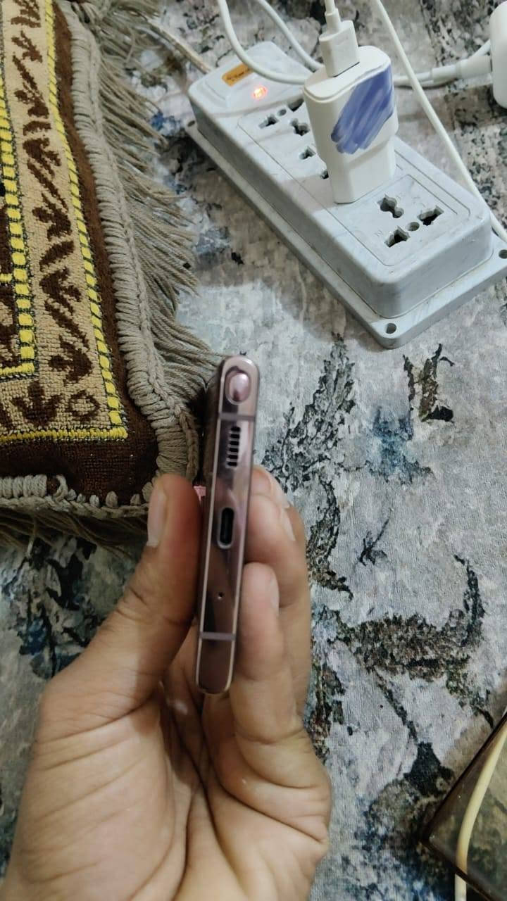 سلام عليكم شلونكم نوت 20 التر جهاز جديد  فقط مبدله شاشه اصليه مال تفصيخ  سعر خاص ***********
ميسان كميت
