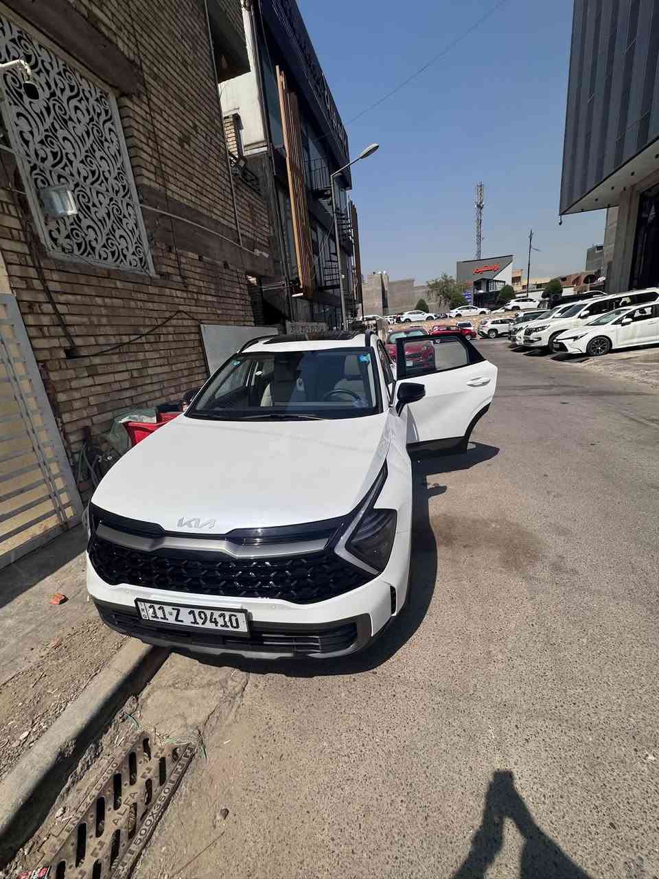 كيا سبورتج لارج كوري تجميع صيني
المواصفات 
كامره خلفيه 
كشنات جلد 
كرسي السائق كهرباء 
رادار امامي 
بانوراما
حساس امامي 
حساس خلفي 
مرايه شفط
قياده ذاتيه 
كروس سرعه 
قطعتين تبريد
تنقيت الهواء 
بصمه 
شاشه متصله 
كير موس 
السياره زيروه ماشيه 8 وقابله لزايده 
السياره نضيفه كلش 
فقط طخه بلدعاميه الاماميه ولجاملغ الامامي لا وكاع صبغ ولا شي ع كد اصبعين تتعدل ع البارد او بي دي ار 
السياره بغداد اليرموك 
السيارة عارض 31 مليون وقابل للتفاوض 
للاستفسار الاتصال ع الرقم 
*********** وتساب او مكالمه غير متواجد ع الفيس
