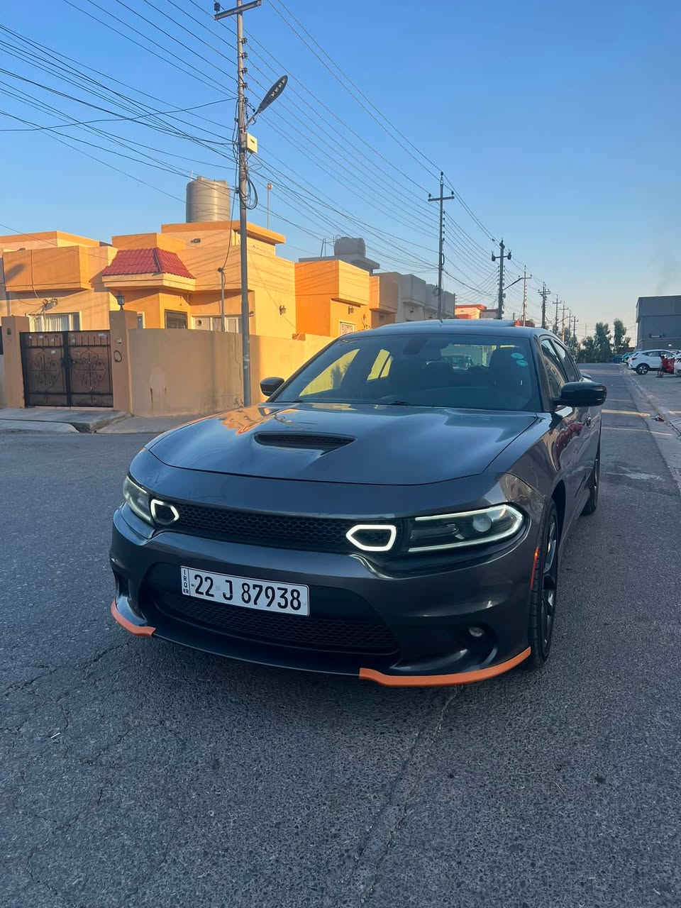 السلام وعليكم 
جارجر موديل2021
GT
ماشيه 145km
حادثه 3قطع سرقه بدون دواخل 
سعر 195 بيه مجال بصيط 
***********
