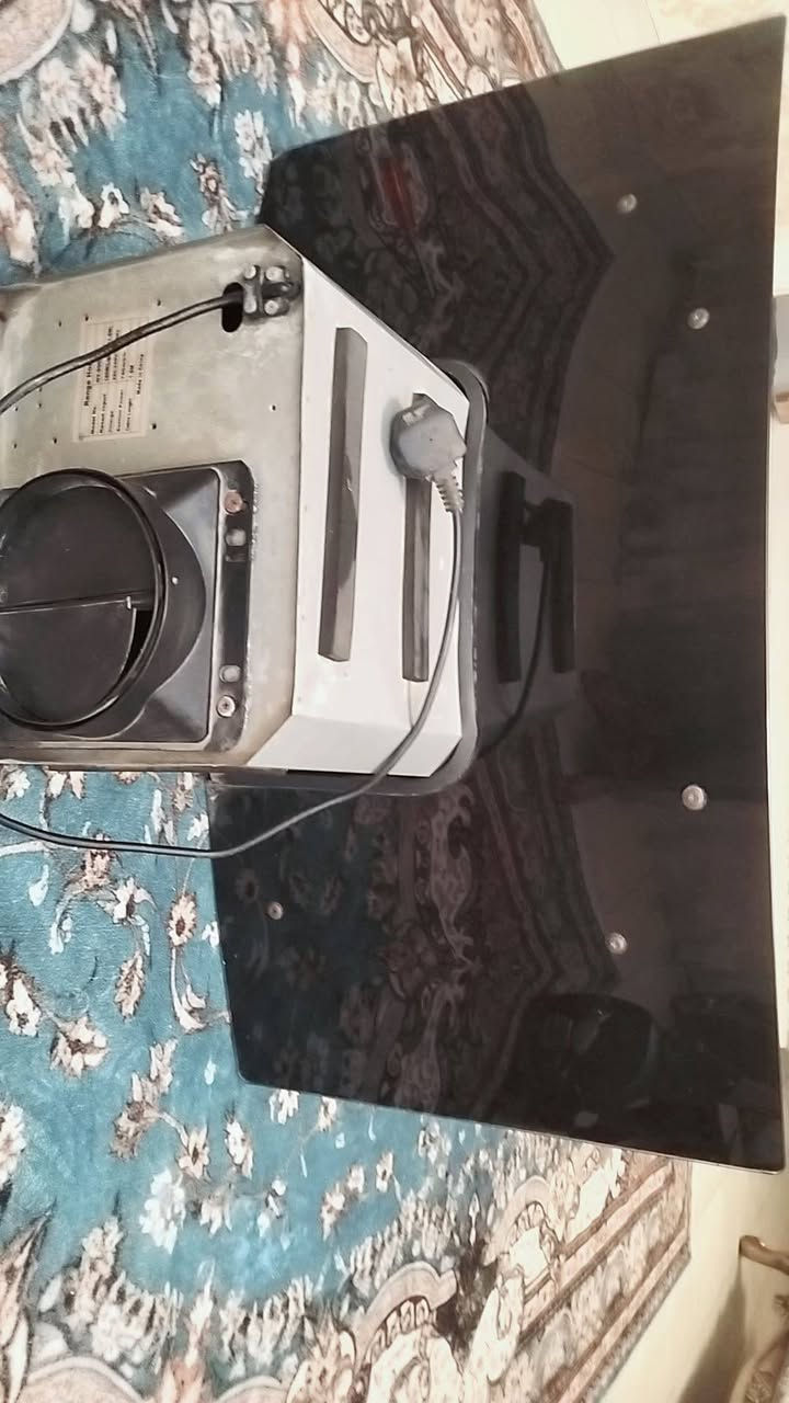 سلام عليكم يوجد للبيع ساحبه نضيفه وشغاله وجديده......... مابيه دهون  راقيه سعره 60 بيه  مجال بسيط  رقم الهاتف  ***********
