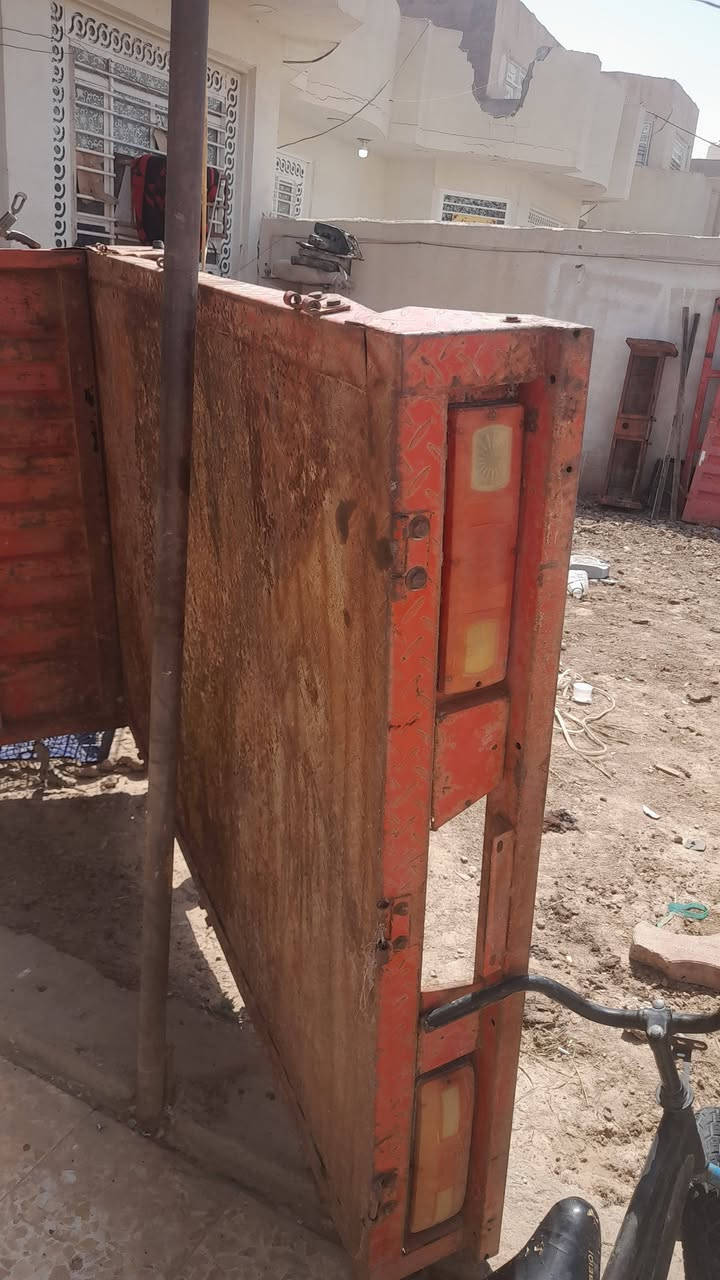ستوته همر محرك ٢٠٠ تحتاج شغل لان متروكة ابيع كوم حديد بدون أوراق ضايعه ب٥٥٠ وبيها مجال للاستفسار***********
