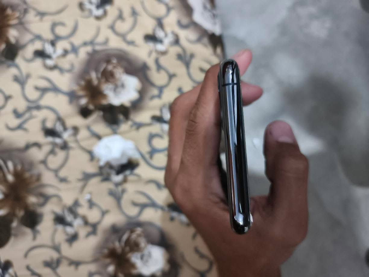 آيفون ١١ برو ماكس • ٢٥٦ • بطارية ٨٧٪