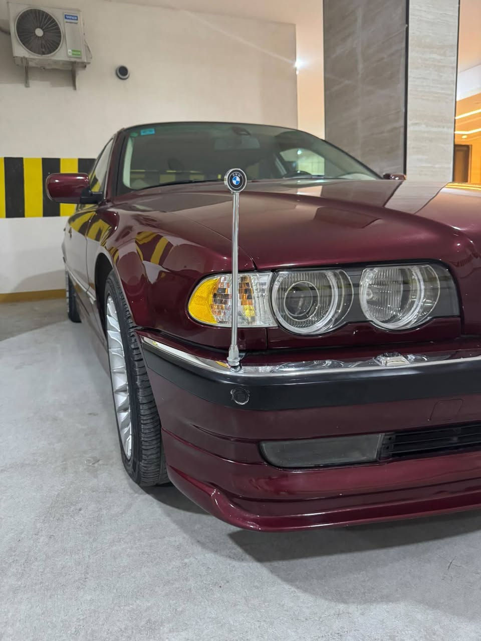 السلام عليكم للبيع فقط BMW
خفاش وارد خليجي باسمي رقم بغداد مشروع وطني سنوية وهزة جديدة فول مواصفات حجم 730   V8  اصل موديل 95  محدثه 2000 بالكامل داخل وخارج بلادية  السيارة  وعالفحص دبل اير باك بدون اي حادث مصبوغة عام درجة اولى نوع الصبغ ديبير هولندي بسبب الجراد على ايدي وصورها قبل الصبغ  موجودة وعالفحص السيارة مكفولة بلادية مفولة مواصفات حتى زراك اللايت والتلفون شغالات مكينة كير صدر امامي خلفي تخم تاير تبريد كلشي جديد وعالفحص السيارة جديدة بمعنى الكلمة المواصفات
1_غرفة بيجي فول بلادية VIP داخل فول صاج
2_مري شفط زئبقية عاكسة للضوء فول كهرباء
3_كراسي جلد بلادي كهرباء كسار  16 حركة + تدفئة+خزن ميموري  4 وضعيات+ تجاوي كهرباء+ مطعم خلفي 
4_دبل تلفون اماي خلفي +بدالة +هوائي يعني التلفون شغال بس تخلي سيم كارت
5_بردات عدد 5 بلاد والخلفية كهرباء
6_فتحتة سقف سلايد جام
7_زراك لايت شغال
8_حقيبة اسعافات اولية بالمقعد الخلفي
9_تجوة كشن خلفيVIP تلفون + تحكمات
10_ حساس لايقاف صعود الجام
11_سي دي جنجر 6 اقراص بلادي
12_صندوك شفط
13_كت البينا كامل + ويل البينا حجم  18 تو سايز
14_شاشات عدد 3+ سماعات وتويترات بلاد
15_كروز سرعة ( مثبت السرعة) 
16_ستيرن + جعمقة كهرباء مو عادي يعني الستيرن خفيف
17_دركة ستيرن صاج  VIP+ فول تحكمات18_نظام الفرامل ABS ومانع انحدار
19_ قفل مركزي وجام فول كهرباء
20_تبريد قطعتين امامي خلفي + الامامي نظام منفصل
21_ چكمچة عدد  2
22_ حساس دعامية امامي خلفي
23_ دبل صالنصة  
24_ عدة صيانة داخل غطاء الصندوك بلادية
25_ كامرة خلفية فول HD
السعر 120$ وبي مجال قليل مكان السيارة بغداد
رقم الهاتف  ***********
