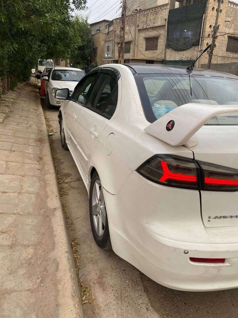 السلام عليكم لانسر قرش 2008خليجي GLS
مكينه 2000 فول مواصفات محدثه وباسمي بيهه طخة خفيفة بالجاملغ الخلفي وشويه من الصندوك لسيارة جاهزة مكان السيارة ديالى السعر 75

***********

