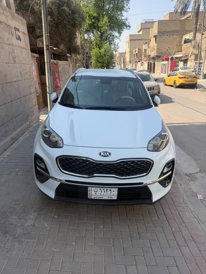 السلام عليكم ..
كيا سبورتج موديل ٢٠٢٠ خليجي مكفولة كفالة عامة سيارة جديدة بمعنى الكلمة شخط مابيها ماشية ٦١٧٣٧ رقم بغداد بأسمي وعلى ايدي من ٢٠٢٠ لليوم  تحويل ثاني يوم . المواصفات // شاشة  
بلادي يدات نيكل واريل افكيشن حساسات امامي خلفي تحكم ستيرن كامرة خلفية 
محرك 2000 دوش سبير مانازل مري  شفط كهربائي وتخم تاير جديد ومحرك وكير بلادي تبريد ثلج تخم دسكات اصلي موبز  السيارة ماتصرف عليها ولا فلس . للاستفسار الاتصال
 بغداد الرصافة 
‭***********‬
