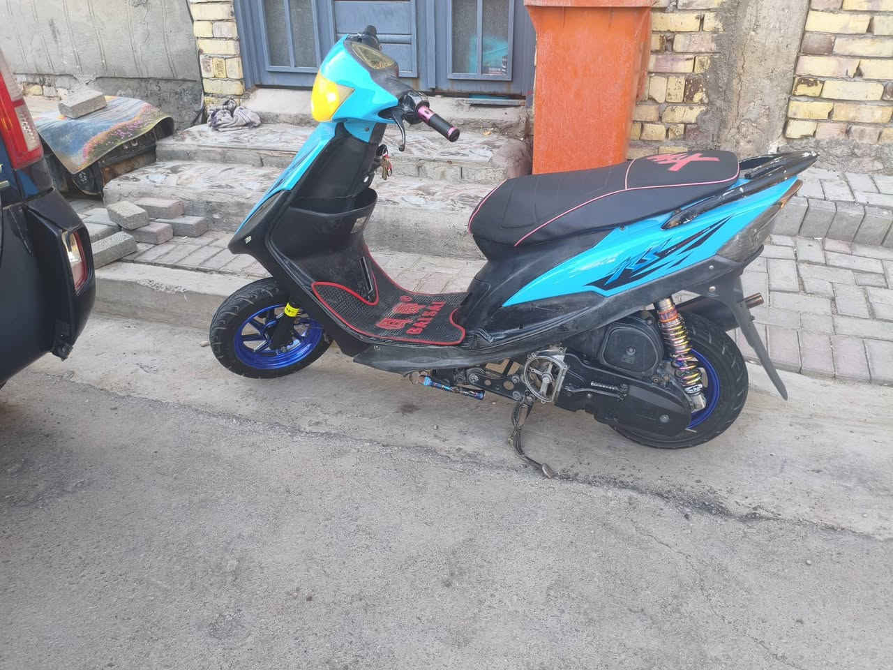 دراجه ماكس عدله مفتوحه
للبيع سعر 500 وبيهه مجال 
دراجه تاخذهه متصرف ربع عليهه وشرط اطيك تراي وين مجان بيهه
ادامه كاااامله لدراجه توني مسويلهه تراااايك وين مجان شغل وطلع
نكره سلف هندر واحد 
مكاني ديوانيه حي جامعه 
رقم ***********
