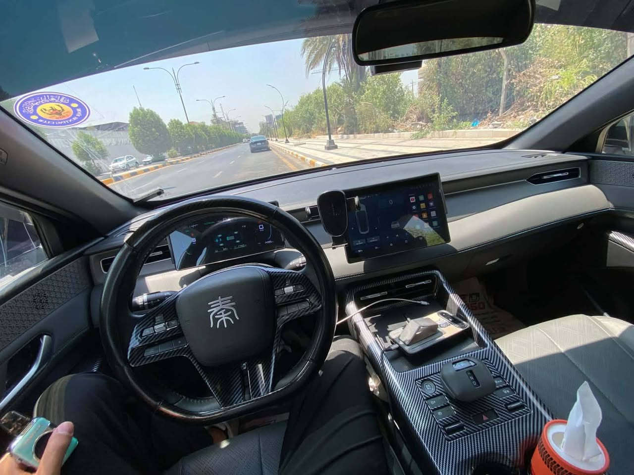 ‏Byd Qin plus 2025
‏
‏لون مميز ويل كروم  
‏
‏ماشية 28 الف كيلو فقط 
‏
‏السيارة مصروف عليها مثل 
‏
‏1-طخم سبيسرات 
‏2-انارة تسلا داخلي 
‏3-سستم كاربون فايبر داخلي كامل 
‏4-لدات دعاميات امامي خلفي 
‏5-عليها عازل حراري و تضليل كامل 
‏6-دواسات 4 بيبان و صندوك 
‏7-الشباك الامامي عليه حماية كاملة
‏8-شاشة دودو لانشر 26 اخر تحديث
‏9-شعار جاملغ امامي متصل بلباب 
‏10-بنيد جكات 
‏11-مطريات 
‏12-مري 
‏13-يدات 
‏14-واقيات طين 
‏15-حاجب لد امامي 
‏16-علامات سود
‏17- سبايدر صندوك
‏18-سبايدر جامة خلفية 
‏19-زعنفة قمارة 
‏20-ارضيات حوضية 
‏21-فرشة صندوك
‏22-سكوبات مثلثات خلفية
‏23-فرشة دشبول خلفي 
24-شاحنة 8 امبير بلادية 
‏25-داش كام الي يريده سعرة خارج عن سعر السيارة وحد
‏
‏كفالة من الفتح و الصبغ و البارد
‏
‏السعر 21200 قفل حلالي يمي و فلوسك يمك 
‏ارفع المنشور بكلمة طيبة و انشالله تركبون اغاتها 
‏
‏مكاني بغداد الغزالية 
‏***********

نص مكتوب في الصور:
- هسا يجيني كذاك الواحد يصيح حلوة 😂