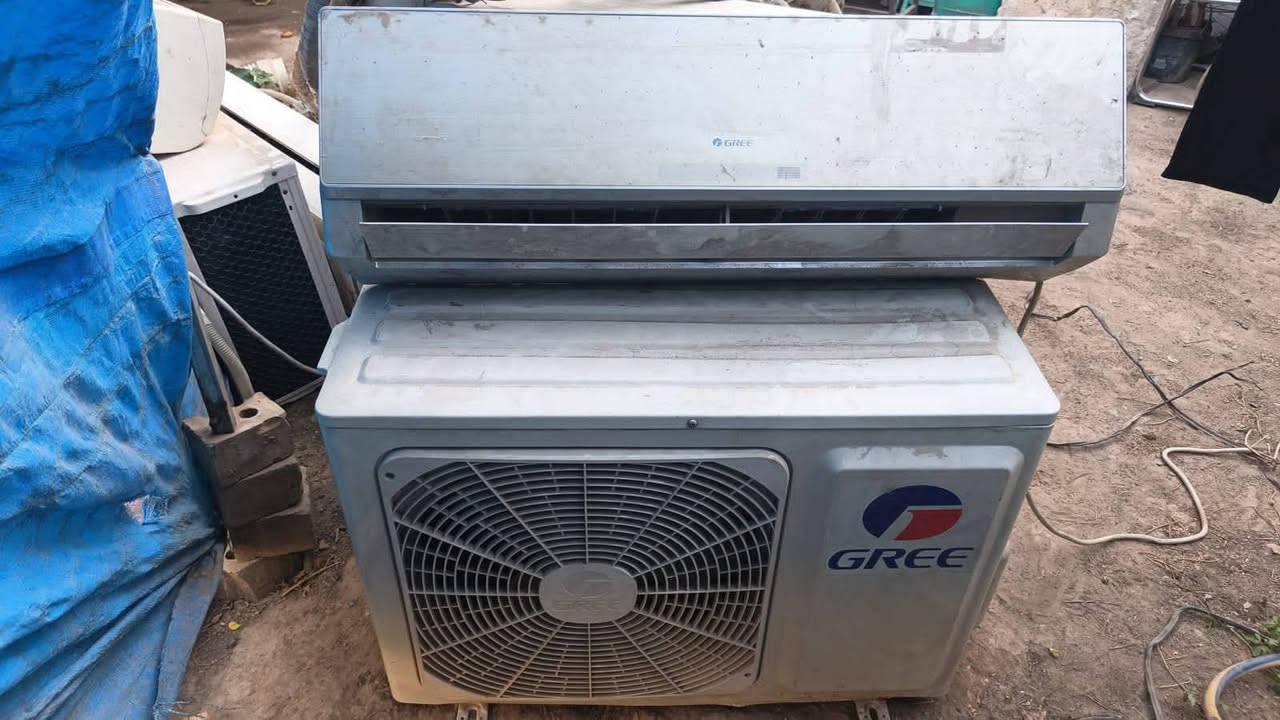 ٤ سبالت نضيفات و مقفول غازهن
توسوت طن ونص ب ٢٥٠
جنرال طن ونص ب ٢٥٠
كري اخو الجديد واحد طن ب ٢٠٠
شونك واحد طن ب ١٥٠
ابيع شلع ب ٦٥٠.... مكاني باب المعظم خلف جامع عادلة خاتون ***********
