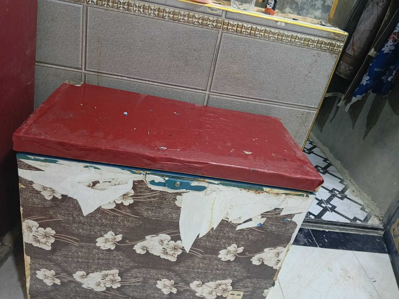 السلام عليكم 
ثلاجه / او مجمده للبيع / سعر الثلاجه 85 الف / او المجمده ب 100 ع شرط فول تجميد / الرقم ***********
