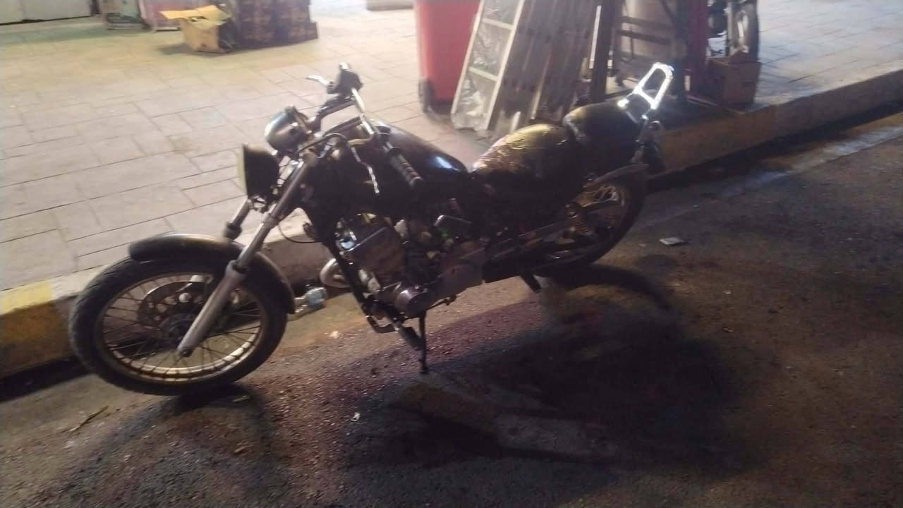 السلام عليكم
السلام عليكم 
Yamaha virago 250 
دراجه ما بيه هوايه نقوصات 
مكينه لا تنقيص ولا تبخير بس صوت بالخانه الاماميه بالكور 
دراجه محويرين الضفيره الى قصيره يعني تشغيل وكلوب بس كير كفاله الدراجه كله كفاله ما عدا الخانه الاماميه 
مكانه بغداد شهداه العبيدي الثالثه 
السعر 750 وبيه مجال. رقم الهاتف ***********
