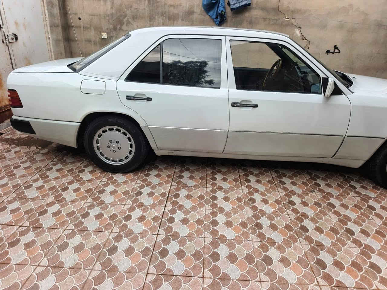 مرسيدس • ٨٩ • بلا ضربه