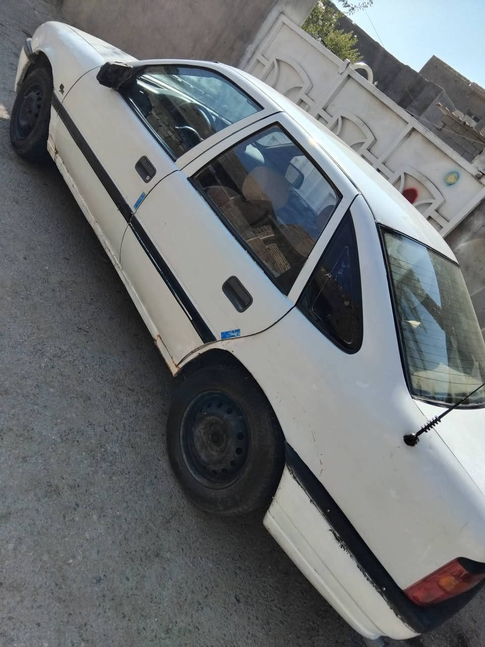 السلام عليكم 
للبيع سياره اوبل فكتره 
موديل ٨٩  رقم كربلاء باسمي سنويه ٣١ تحويل مباشر 
حداديه جديده تخم تاير كهربائيات شغاله
مكينه بيه خيط تبخير بسيط  
السعر  ٢١ وبيه مجال 
الموقع بغداد بوب الشام 
للاستفسار 
***********
