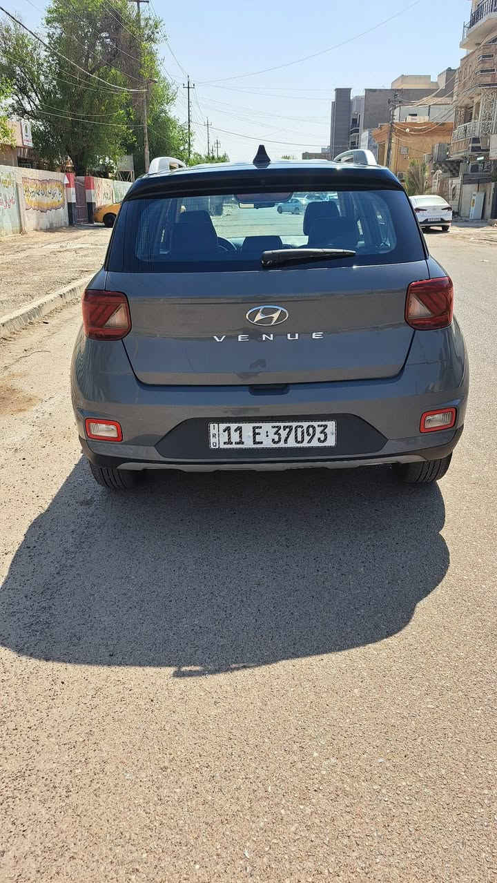 ڤينو. 2022 
(ترو كلر )
فوول مواصفات 
بصمة . جلد ومخمل مطعم . رادارات جانبية وأمامية . كشنات تدفئة . 
3 أنظمة قيادة . شاشة كامرة دوارة 
وارد امريكي حادث جاملغ ايسر فقط 
عداد 40 km
سيارة بأسمي رقم دولي تحويل مباشر 
السعر 115 والمراوس حسب القناعة 
لاستفسار ‭***********
