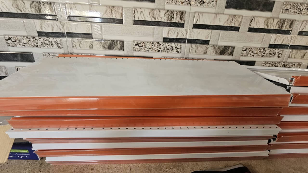 السلام عليكم رفوف مستعمله شهرين بحاله جديده ٢٨ رف مع ٩ مصاطر سعر ٢٠٠ وبيهن مجال مكاني موصل ***********
