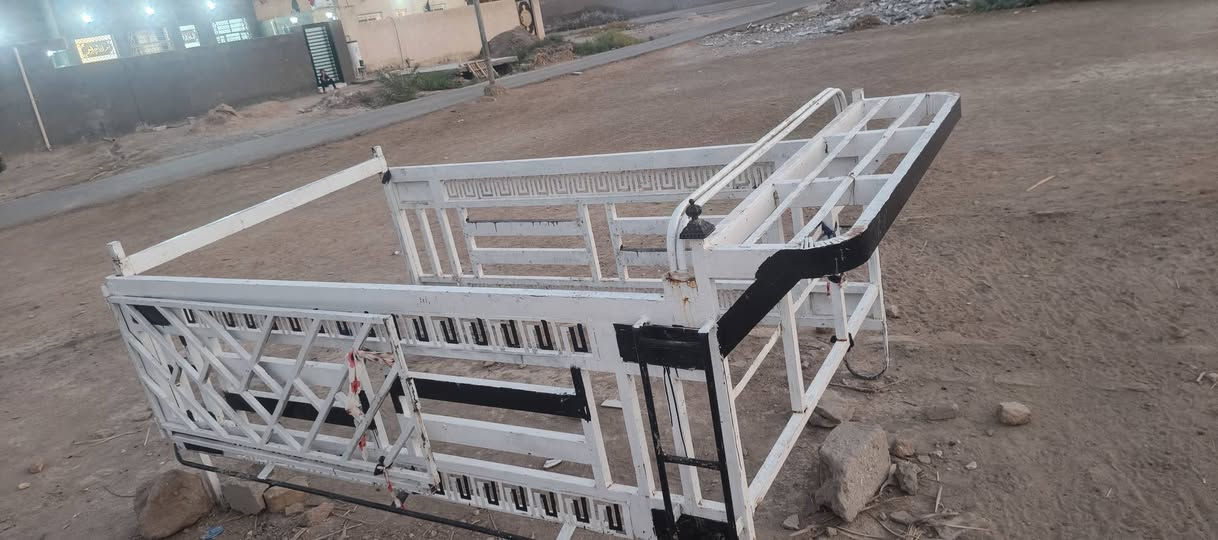 محجر كيه بنكو حديد أصلي السعر 400 وبي مجال
***********
