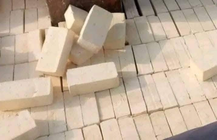 بسم الله الرحمن الرحيم،
إلى الزبائن الكرام،
نحن نقدم لكم خدمات تجهيز الطابوق للمشاريع المختلفة، مع توفير طابوق من أنواع متنوعة وبأفضل الأسعار.
تفاصيل تجهيز الطابوق:
🚙🚗عدد السكس: 8000 طابوقة + 🧱🧱زياده 600طابوقة 
عدد التك: 4000 طابوقة +🧱🧱زياده  300 طابوقة 
كما يوجد أيضًا( (🧱🧱كسر درجة أولى.))

& يوجد كذالك رمل البصره توصيل لعماره ⏳
خدماتنا:

1. توصيل إلى كافة أنحاء البصرة.
2. خدمة العمارة.
للطلب والاستفسار:
يمكنكم التواصل عبر الرقم: 📞📱‏‪***********‬‏ (واتساب ☎️متاح)
‏‪***********‬‏
أو مراسلة الصفحة مباشرة.

نحن متواجدون على مدار 24 ساعة لخدمتكم.
# انواع الطابوق وأسعارها حسب الطلب.
#طابوق العمارهه
